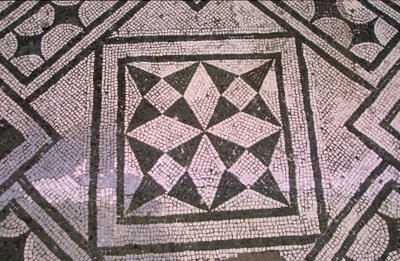 Gemusterter Boden von Roman